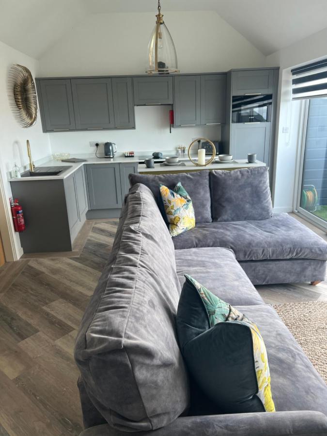 Beach View Apartment With Balcony And Sea View - Pet Friendly 克利夫利斯 外观 照片