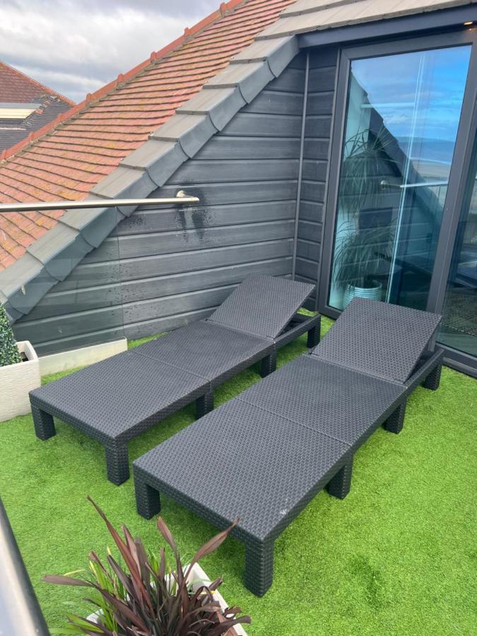 Beach View Apartment With Balcony And Sea View - Pet Friendly 克利夫利斯 外观 照片